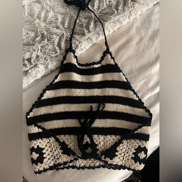 Knitted B&W Tie Halter Top - Picture 2 of 2